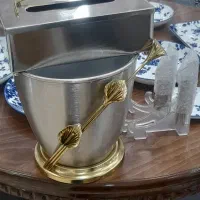 سطل و دستمال