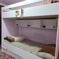 تخت دوطبقه دورنگ سفید نیلی نو بدون خطوخش|تخت و سرویس خواب|شیراز, عادل آباد|دیوار