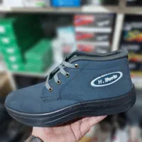 کتونی کوهستان کفش کار کتونی دبلیو