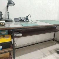 میز تمام فلزی با صفحه MDF و شیشه