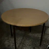 میز گرد چهار نفره