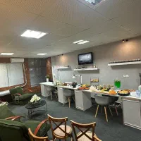 اجاره میز ناخن