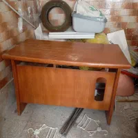 میز تحریر ‌ویترین مغازه