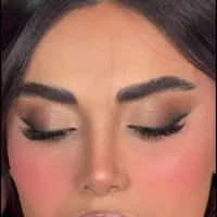 جذب مدل میکاپ