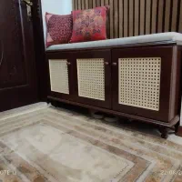 کنسول و جاکفشی
