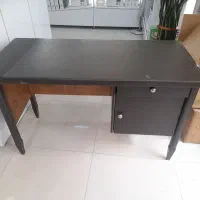 میز بزرگ و مستحکم چوبی (قیمت مناسب)