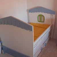 تخت کودک برند تی تی|تخت و صندلی بچه|رویان, |دیوار