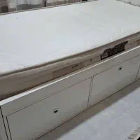 تخت بک نفره عرض یک متر در حد نو به همراه تشک