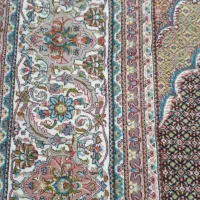 نیروی خانم کارگاه قالی بافی