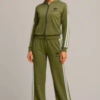 استخدام خیاط ماهر در کارگاه تولید پوشاک|استخدام هنری و رسانه|شیراز, احمدی جنوبی|دیوار