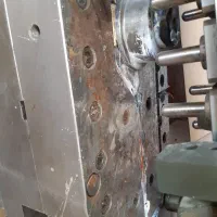 قالب ایتالیایی، بطری۳۰۰سی سی|ماشین‌آلات صنعتی|شیراز, بید زرد|دیوار