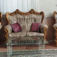 یک دست مبل سلطنتی ۷نفره همراه کوسن وعسلی