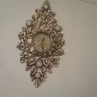 ساعت دیواری کاملا سالم