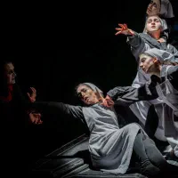 نیازمند بازیگر خانم