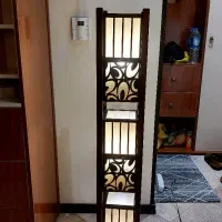 آباژور ایستاده