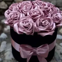 گل رز روبانی