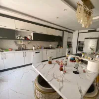 ۸۵ متر ( میدان کاج - صرافهای شمالی ) فول امکانات