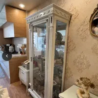 ویترین چوبی سفید
