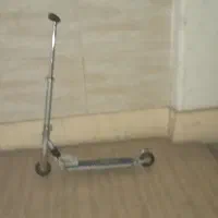 اسکوتر قدیمی بدنه خیلی محکم قابل استفاده تا ۱۳ سال|دوچرخه، اسکیت، اسکوتر|تهران, بریانک|دیوار