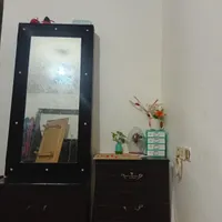 دراور،تخت خواب،آینه،همراه با اشانتیون|تخت و سرویس خواب|گلوگاه بابل (گلیا), |دیوار