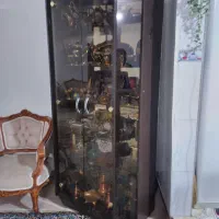 ویترین  کاملا جادار