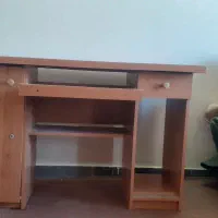 میز کامپیوتر بزرگ
