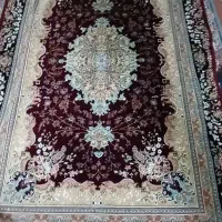 دو تخته فرش ۶ متری،یکی کرم رنگ،یکی قرمز