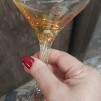 بستنی خوری یا اجیل خوری