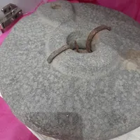 سنگ اسیاب قدیمی ۳۰۰ ساله
