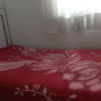 تخت یک نفره با اینه قدی