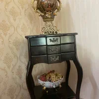 میزکنار سالنی جدید در حد نو