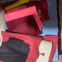 تکه های نمدرنگی