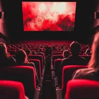 پخش فیلم،سریال خارجی، انیمیشن و فوتبال در سینما