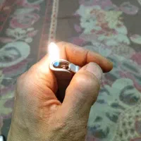 فندک ۴۵ساله|کلکسیون اشیاء عتیقه|ابریشم, |دیوار