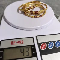 النگو شماره دو صد گرم بالای تابلو