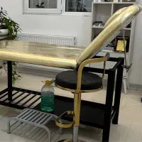 تخت|آرایشگاه و سالنهای زیبایی|گلبهار, شهر جدید گلبهار|دیوار