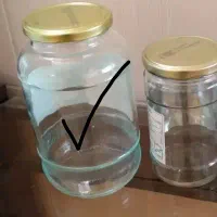 شیشه خالی بزرگ تمیز