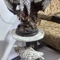مجسمه عقاب