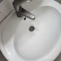 روشویی پایه‌دار