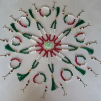 هدیه فرهنگی،تسبیح،دستبند و گیره روسری