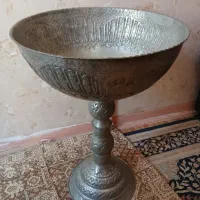 جا میوه ای مس کنار سالنی