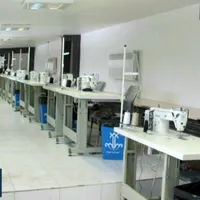 دوزنده سردوز و میاندوز در کارگاه تولیدی