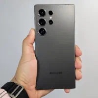 گوشی S24 ULTRA در حد آکبند