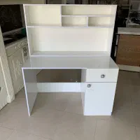 می تحر کتابخانه دار|میز تحریر و کامپیوتر|یزد, |دیوار