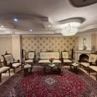 مبل استیل و میز نهار خوری ۸ نفره در حد نو و سالم