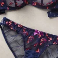 لباس زیر زنانه
