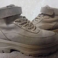 نیم بود چریکی|کیف، کفش، کمربند|بابل, |دیوار