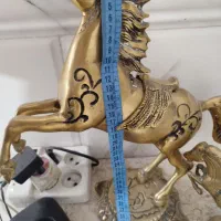 اسب ایستاده برنجی