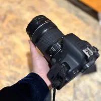 دوربین کانن ۷۰۰d با لنز ۱۸/۱۳۵ با قیمت مناسب