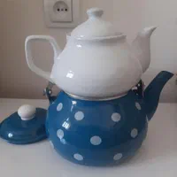 کتری و قوری نو با کارتن